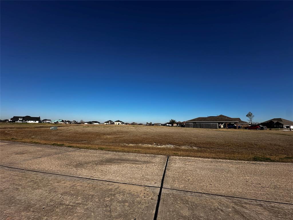 3911 S Shore Drive, Rosharon, Texas image 4