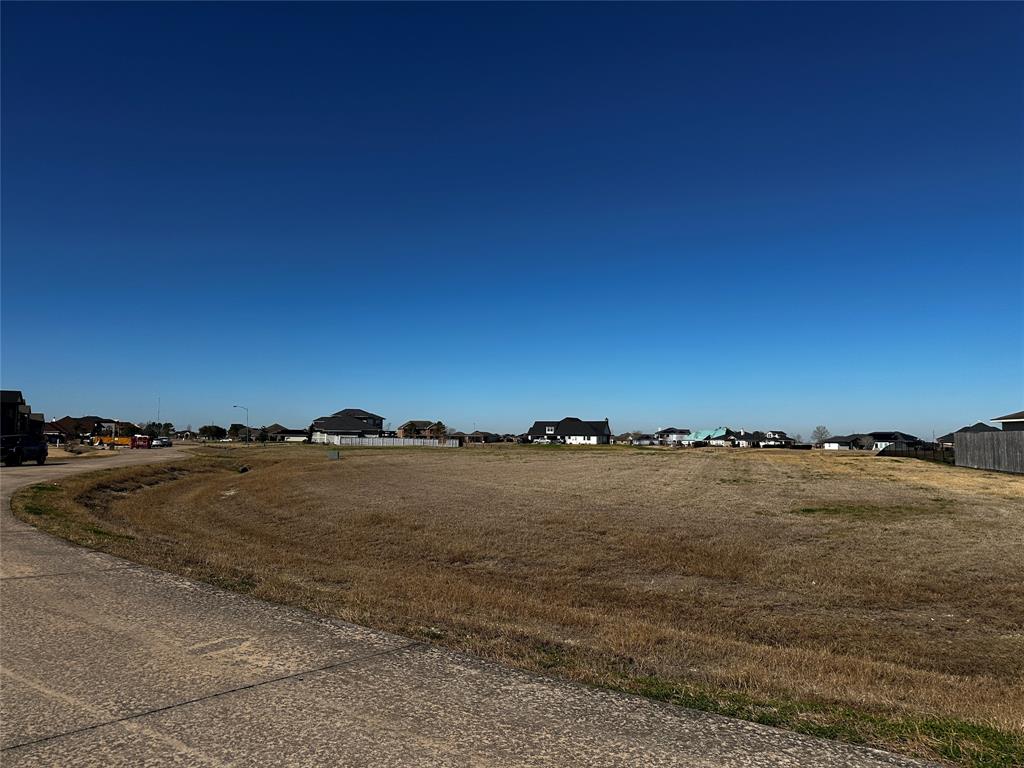 3911 S Shore Drive, Rosharon, Texas image 5