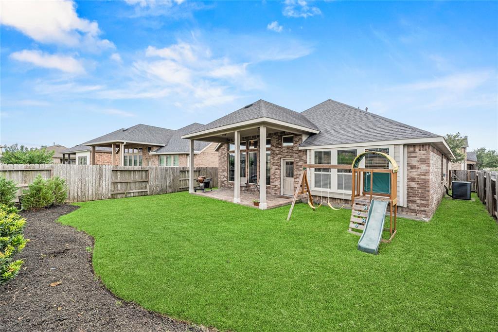 18810 Peachleaf Willow Trace, Cypress, Texas image 29