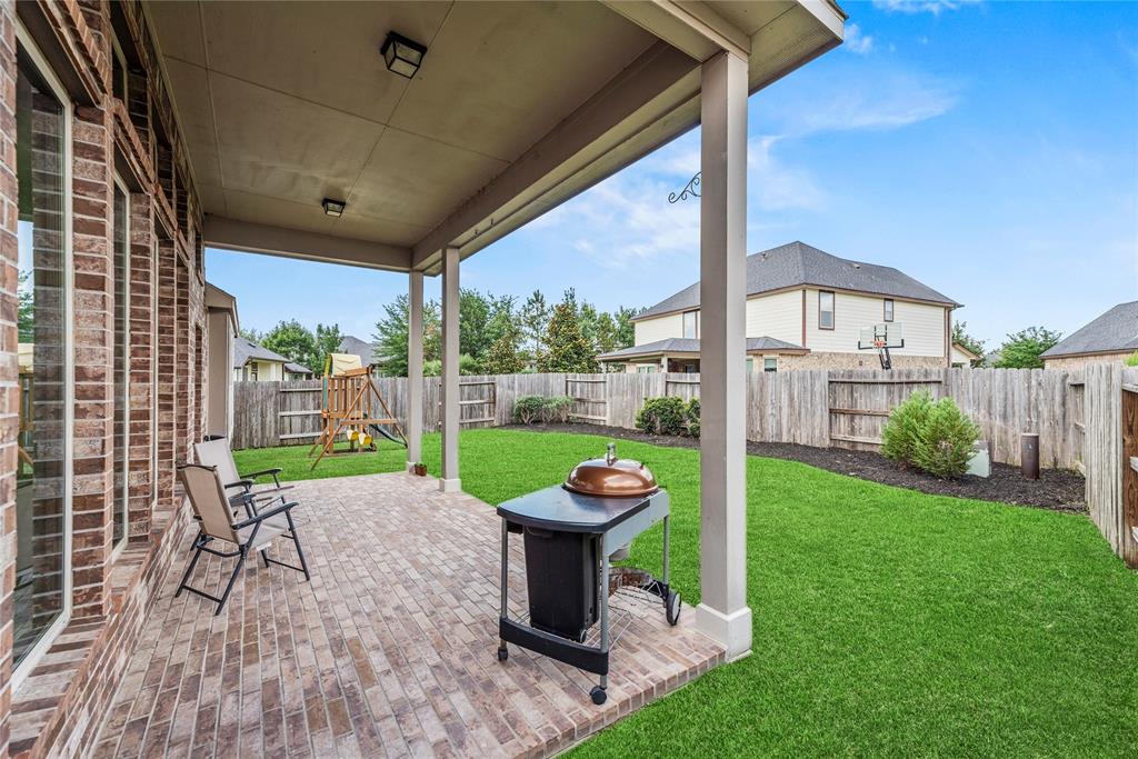 18810 Peachleaf Willow Trace, Cypress, Texas image 33