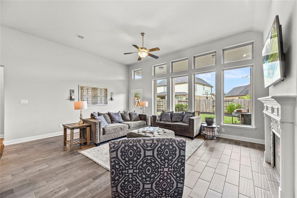 18810 Peachleaf Willow Trace, Cypress, Texas image 20