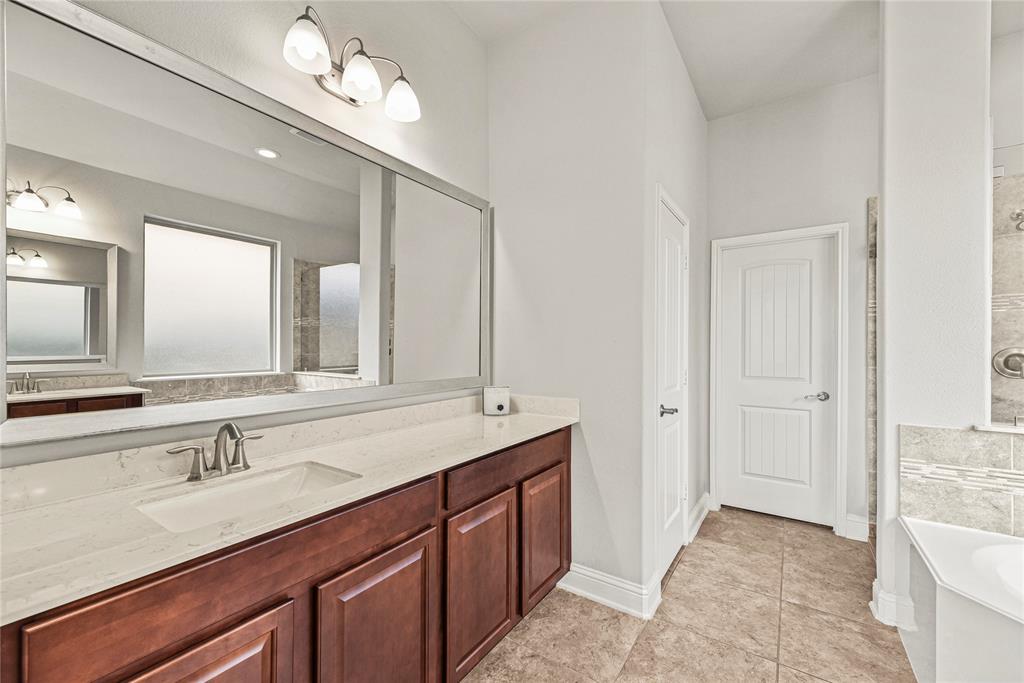 18810 Peachleaf Willow Trace, Cypress, Texas image 24
