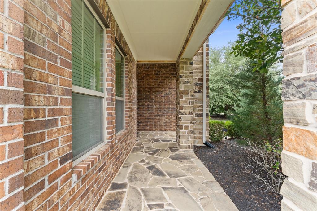 130 S Sawbridge Circle, Spring, Texas image 3