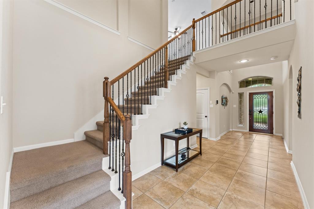 130 S Sawbridge Circle, Spring, Texas image 6