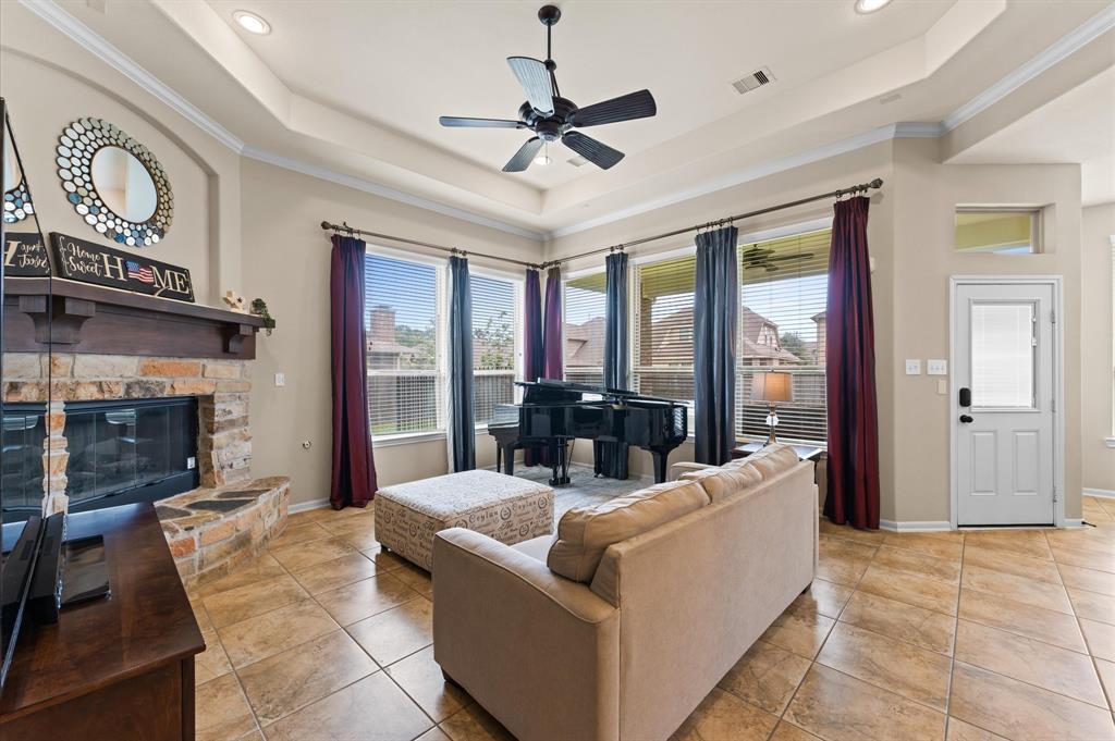130 S Sawbridge Circle, Spring, Texas image 8