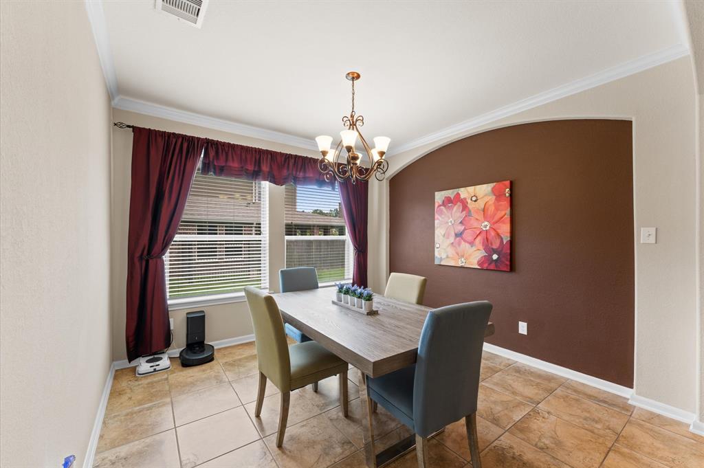 130 S Sawbridge Circle, Spring, Texas image 7
