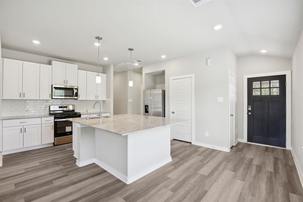348 Willow Sage Court, Montgomery, Texas image 2