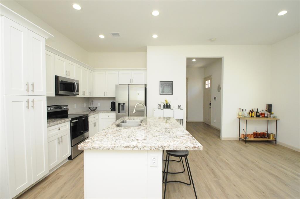 2115 Esther Drive, Houston, Texas image 5