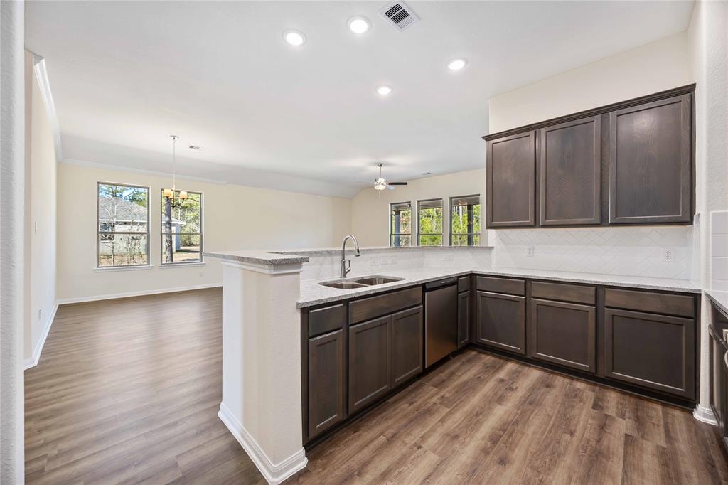 13347 Wichita Fall Trail Road, Conroe, Texas image 11