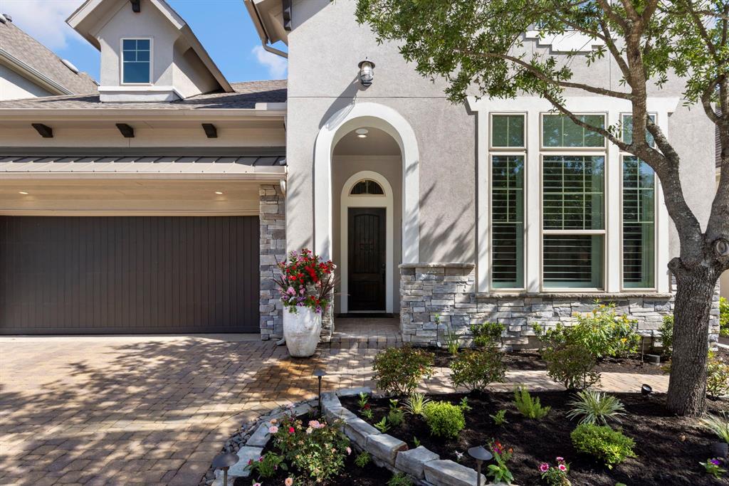223 Sonoma Court, The Woodlands, Texas image 3