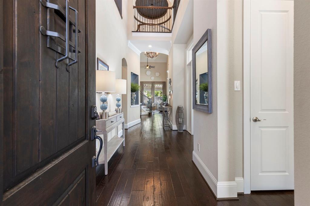 223 Sonoma Court, The Woodlands, Texas image 4