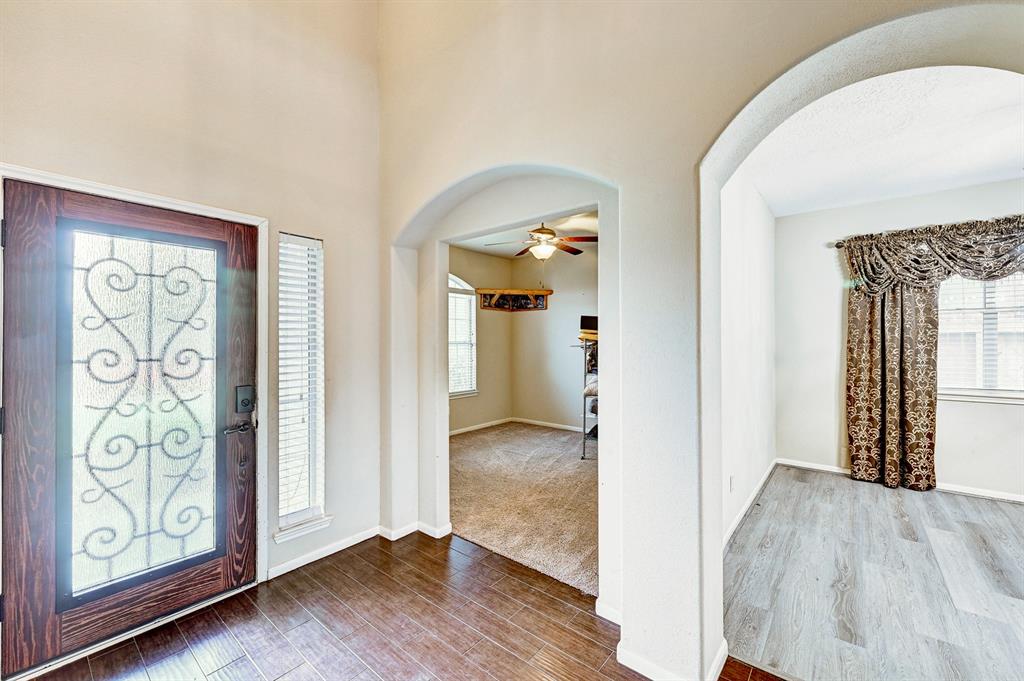 1752 Cypress Meadows Drive, Dickinson, Texas image 9