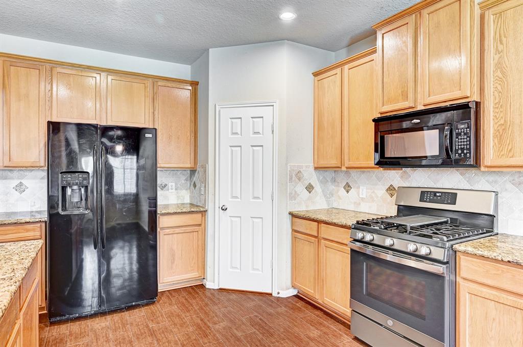 1752 Cypress Meadows Drive, Dickinson, Texas image 21