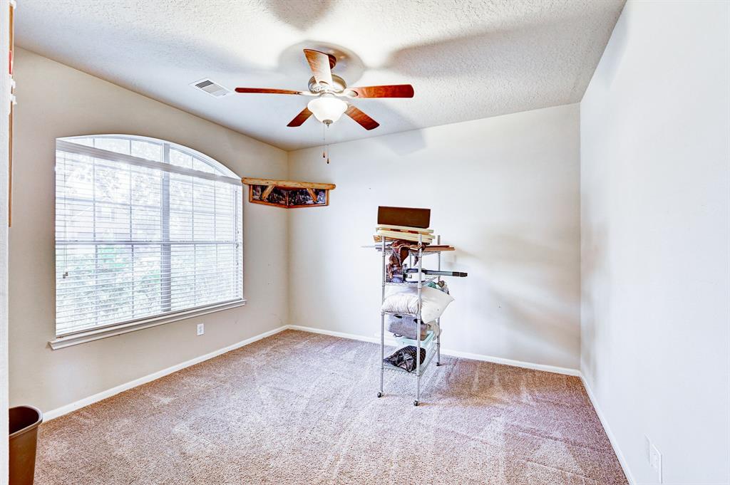 1752 Cypress Meadows Drive, Dickinson, Texas image 10
