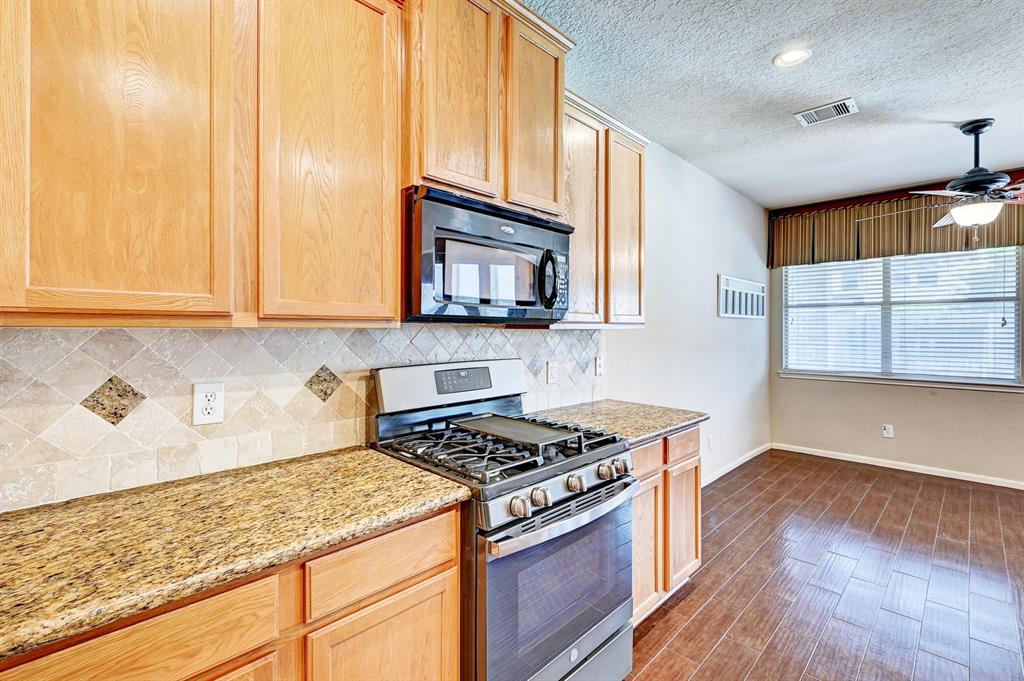1752 Cypress Meadows Drive, Dickinson, Texas image 22