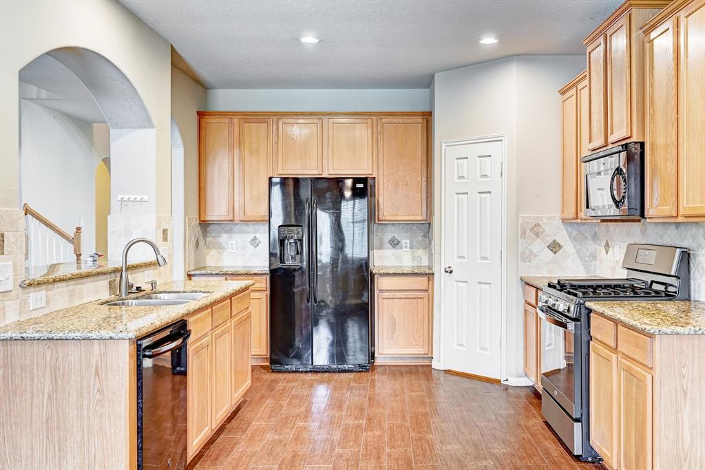 1752 Cypress Meadows Drive, Dickinson, Texas image 19