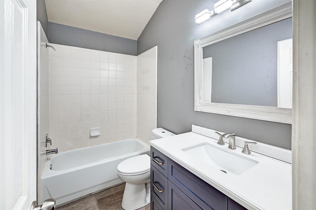 1752 Cypress Meadows Drive, Dickinson, Texas image 45
