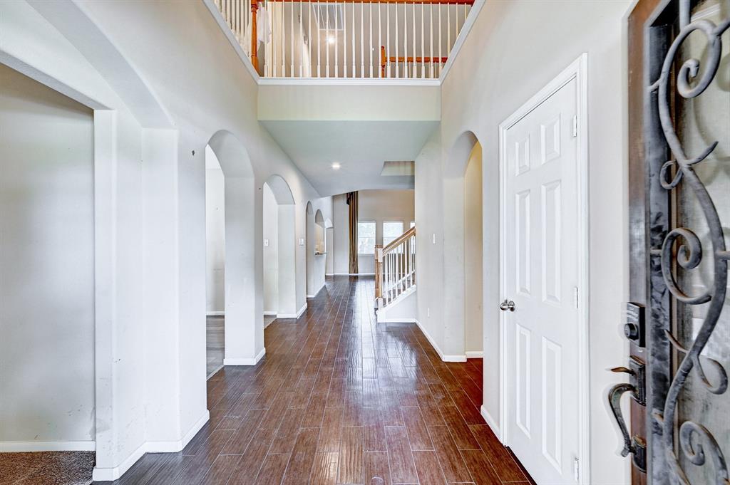 1752 Cypress Meadows Drive, Dickinson, Texas image 8