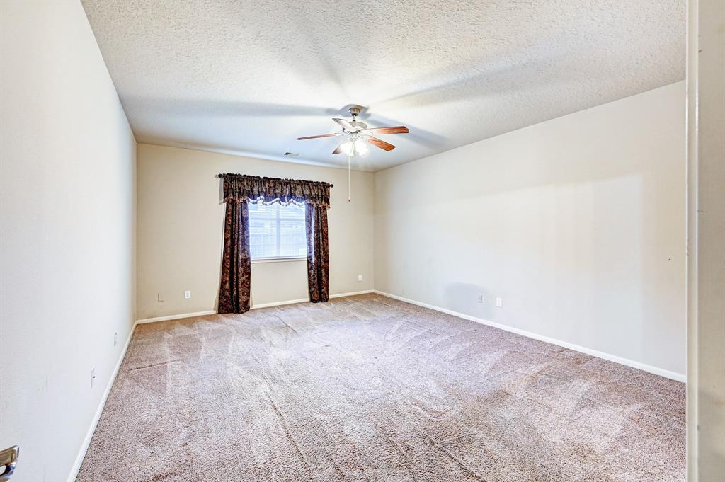 1752 Cypress Meadows Drive, Dickinson, Texas image 29