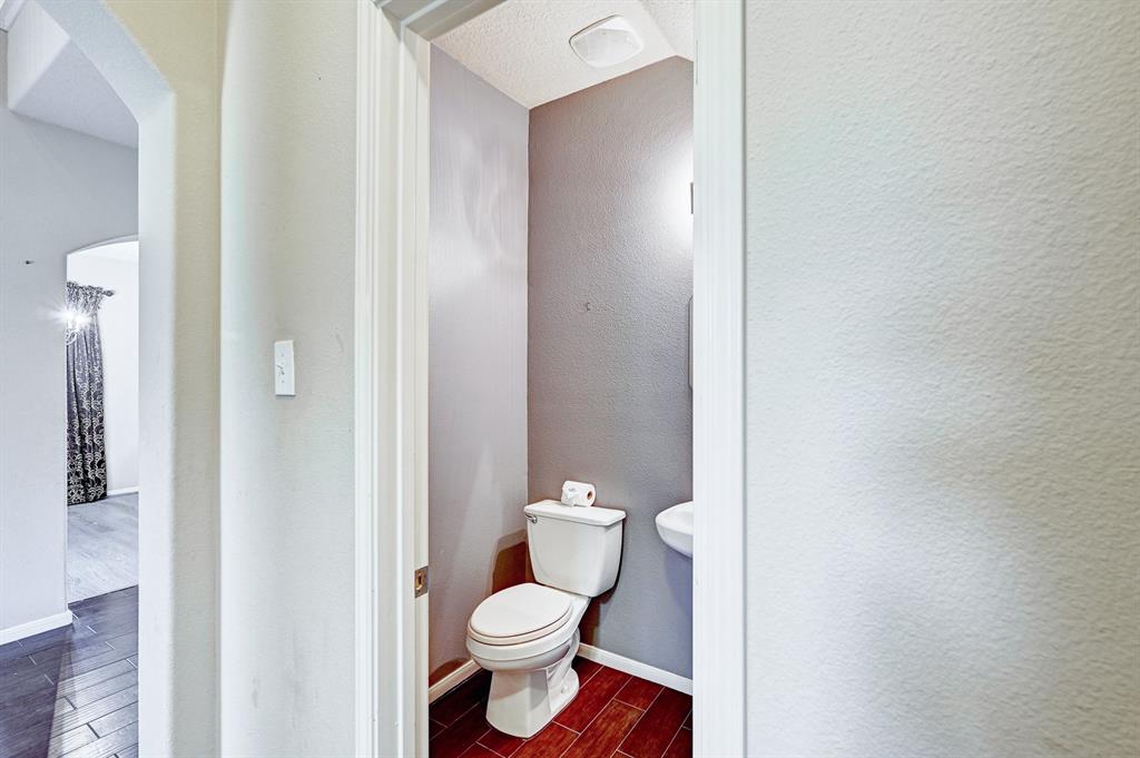 1752 Cypress Meadows Drive, Dickinson, Texas image 13