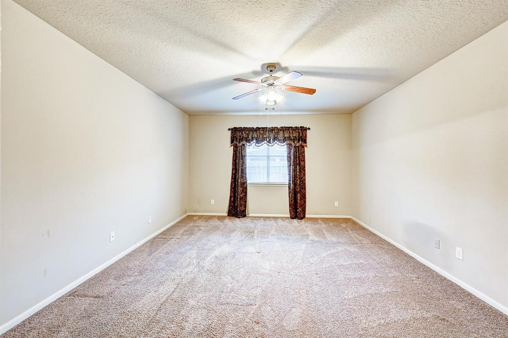 1752 Cypress Meadows Drive, Dickinson, Texas image 34
