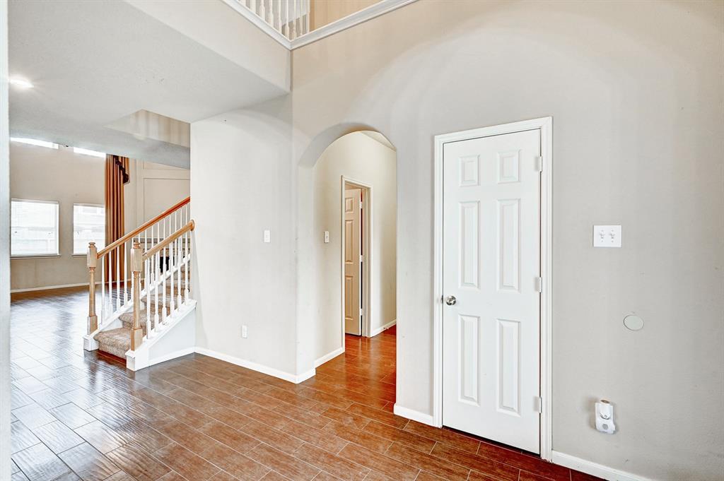 1752 Cypress Meadows Drive, Dickinson, Texas image 12