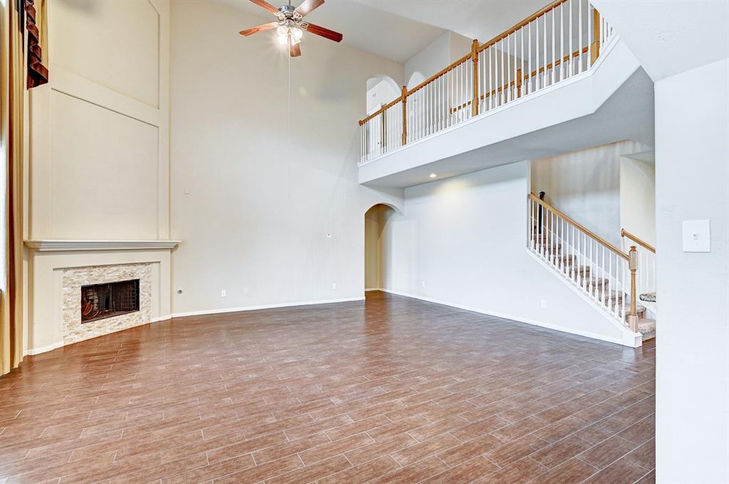 1752 Cypress Meadows Drive, Dickinson, Texas image 25
