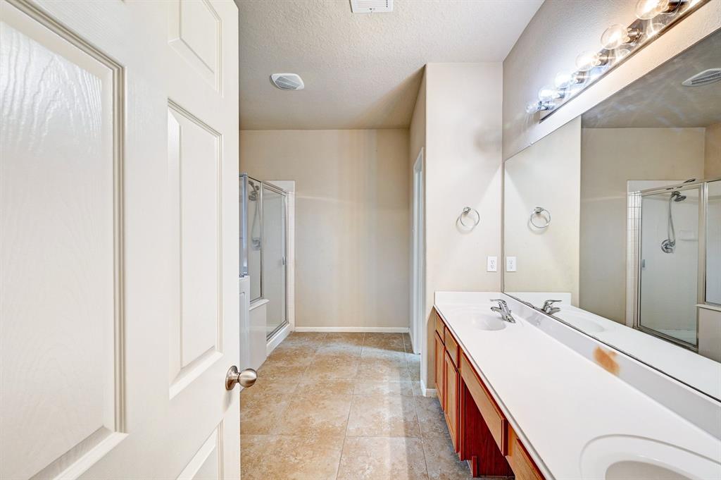 1752 Cypress Meadows Drive, Dickinson, Texas image 31