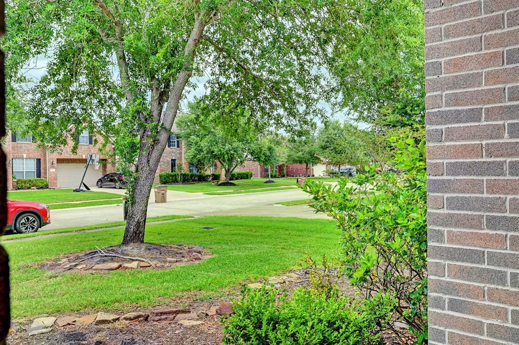 1752 Cypress Meadows Drive, Dickinson, Texas image 50
