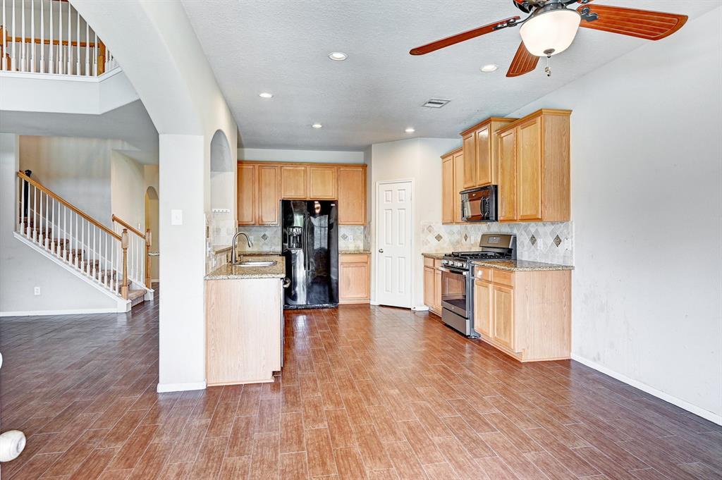 1752 Cypress Meadows Drive, Dickinson, Texas image 24