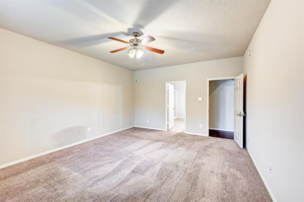 1752 Cypress Meadows Drive, Dickinson, Texas image 30