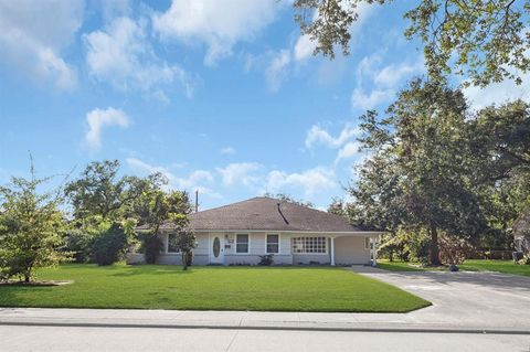 A home in Lake Jackson