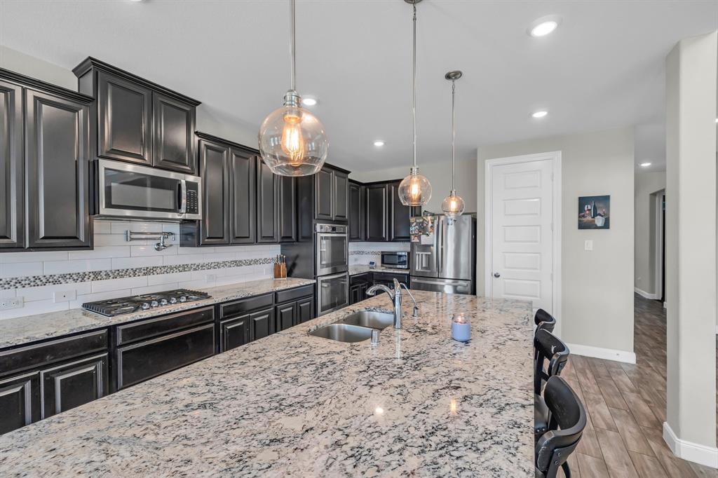 5803 Platinum Lakes Court, Rosenberg, Texas image 8