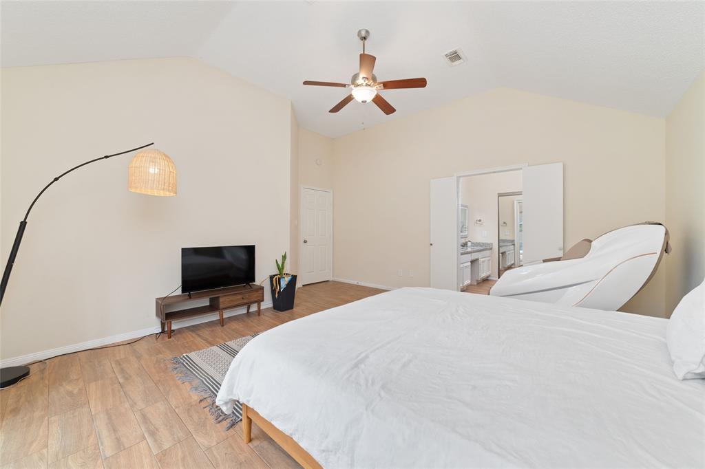 36 N Rain Forest Court, Spring, Texas image 15