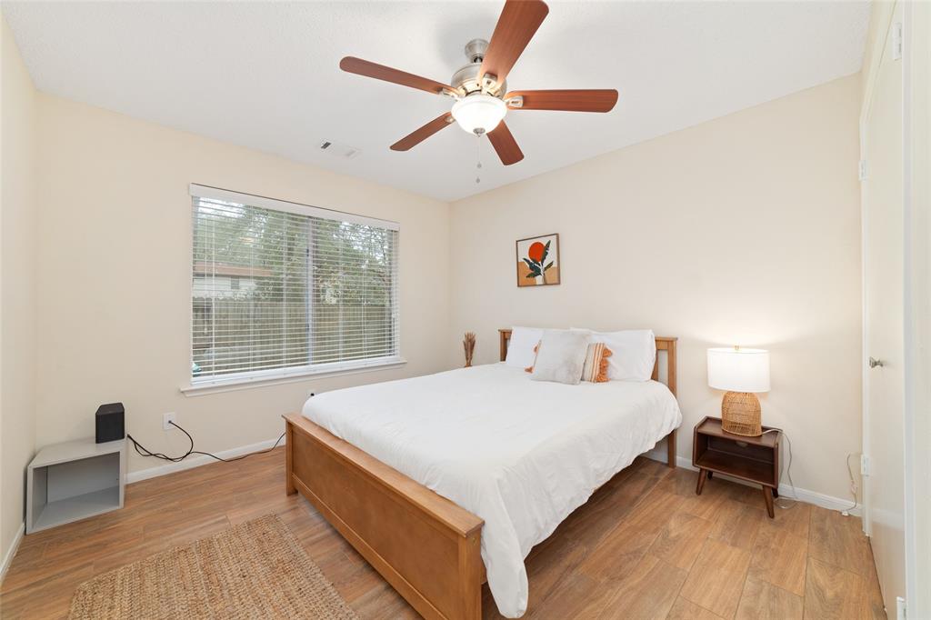 36 N Rain Forest Court, Spring, Texas image 22
