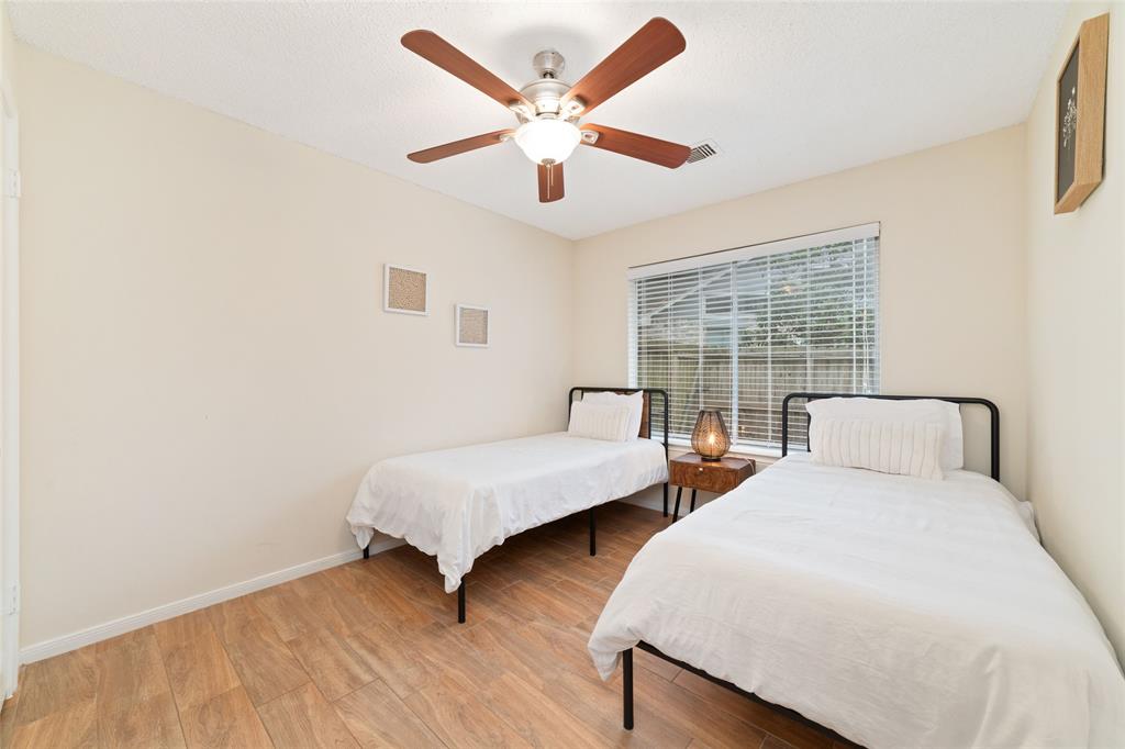 36 N Rain Forest Court, Spring, Texas image 19