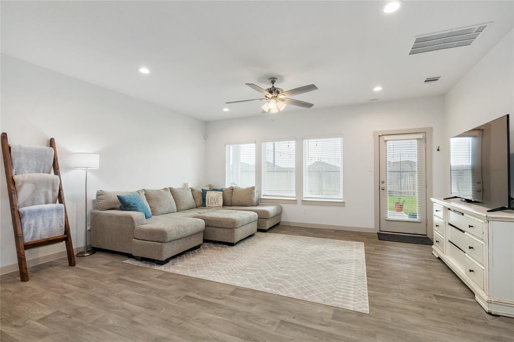 502 Rain Cloud Drive, Baytown, Texas image 5