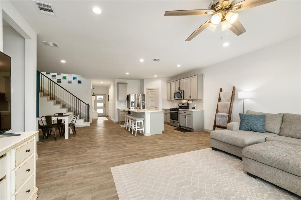 502 Rain Cloud Drive, Baytown, Texas image 6
