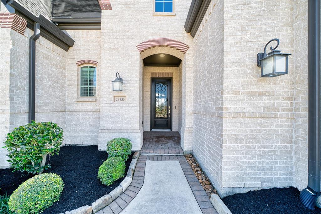 23935 Birchwood Lake Lane, Katy, Texas image 4