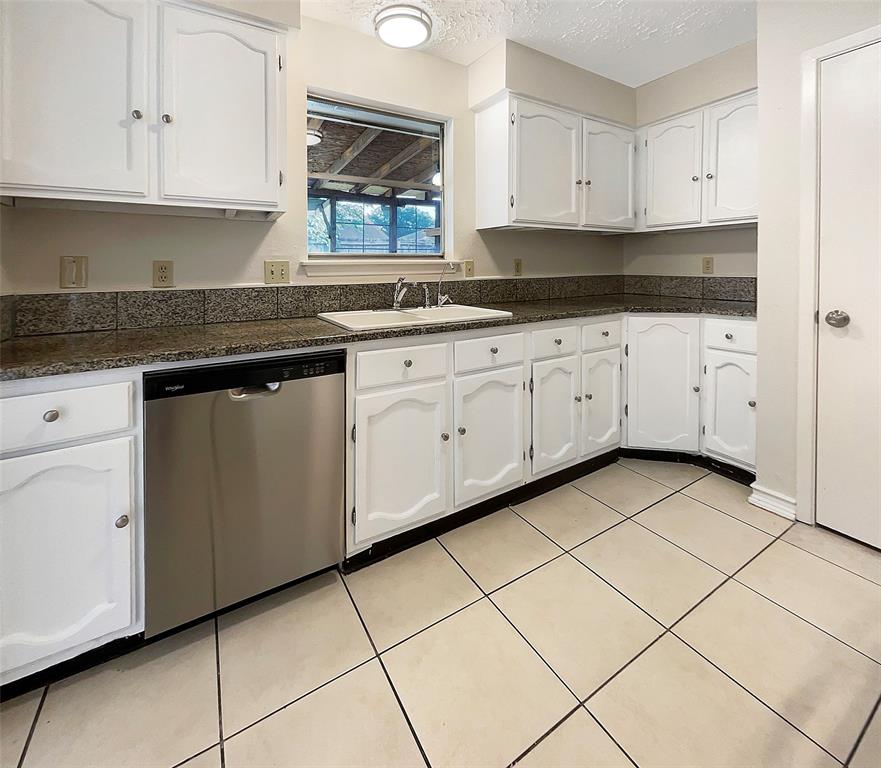 11710 Ironstone Court, Houston, Texas image 18