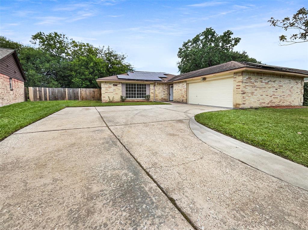 11710 Ironstone Court, Houston, Texas image 1
