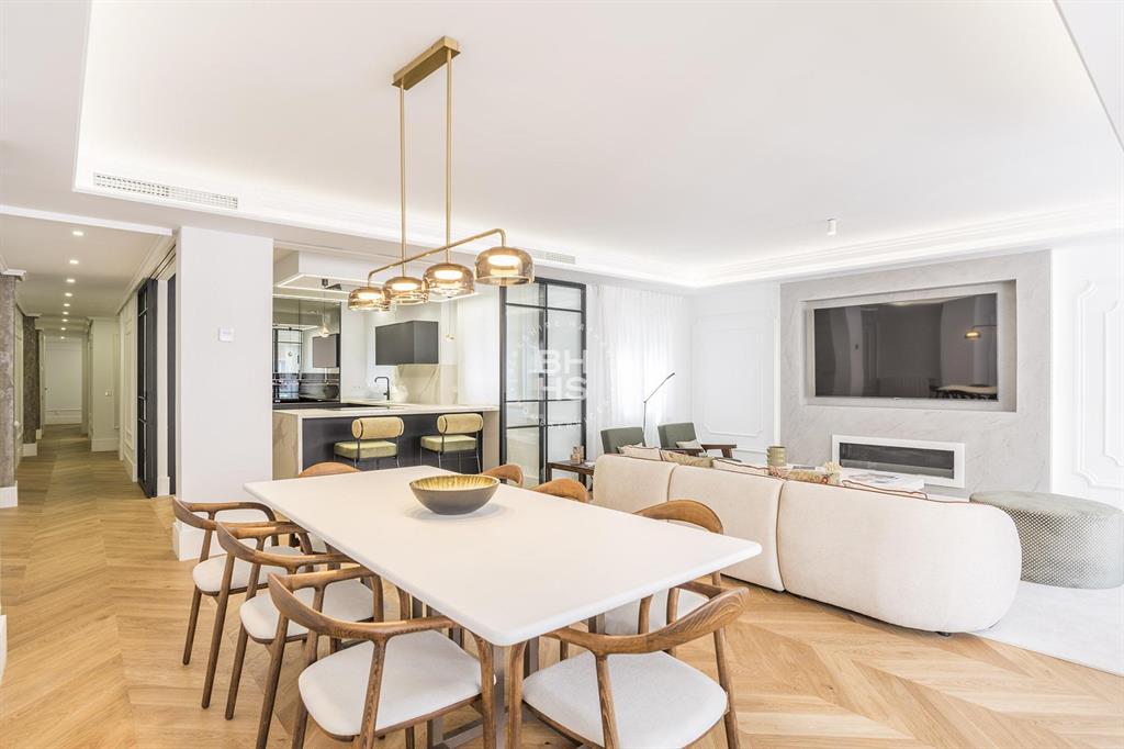 28001, Spain, 4 Bedrooms Bedrooms, ,5 BathroomsBathrooms,Residential,Active,173780