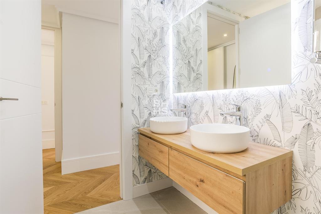 28001, Spain, 4 Bedrooms Bedrooms, ,5 BathroomsBathrooms,Residential,Active,173780