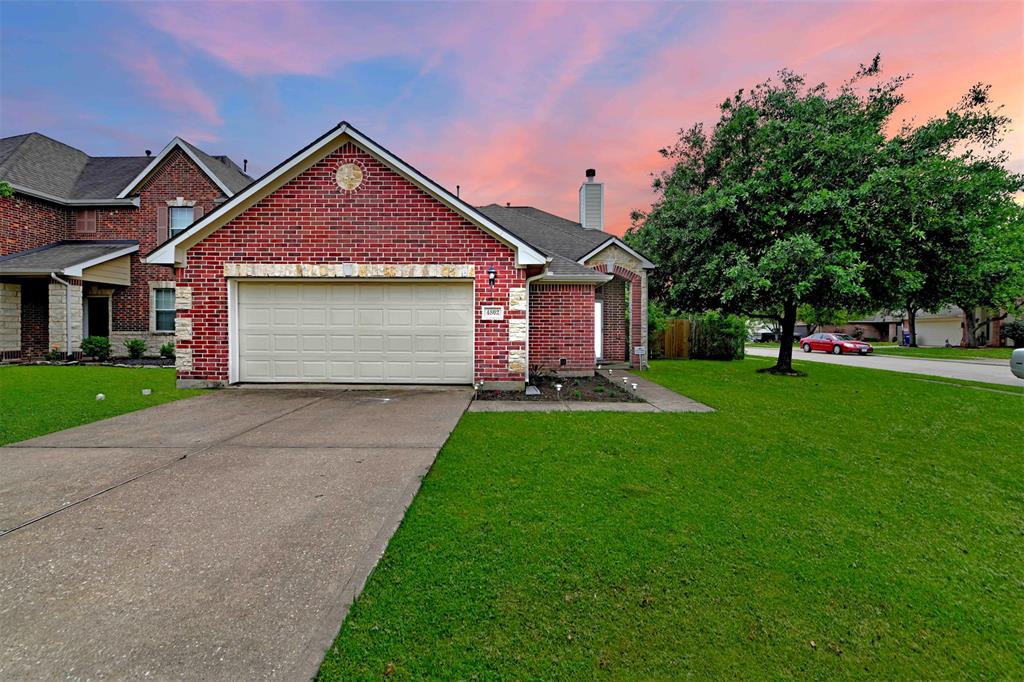 4802 Flamingo Bay Circle, Baytown, Texas image 23