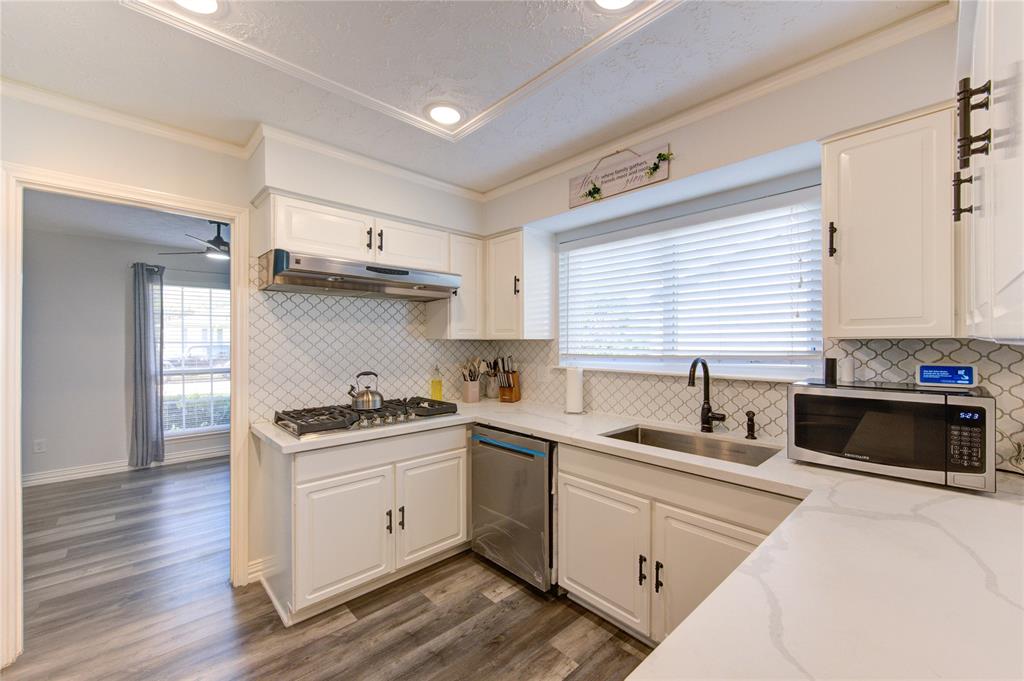 11506 Brook Meadows Lane, Meadows Place, Texas image 9