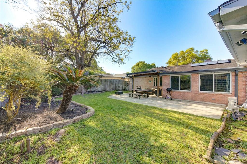 11506 Brook Meadows Lane, Meadows Place, Texas image 28