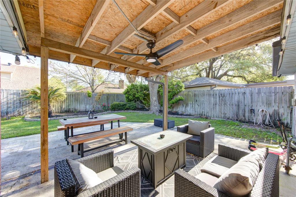 11506 Brook Meadows Lane, Meadows Place, Texas image 27