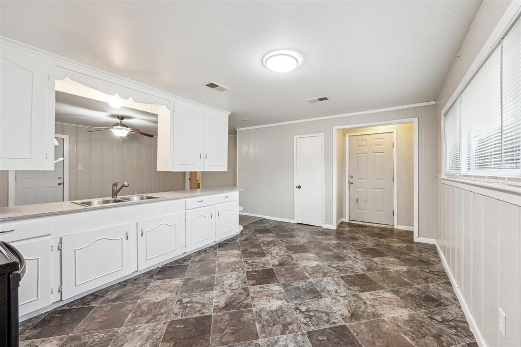 1445 Kosse Street, Hempstead, Texas image 10
