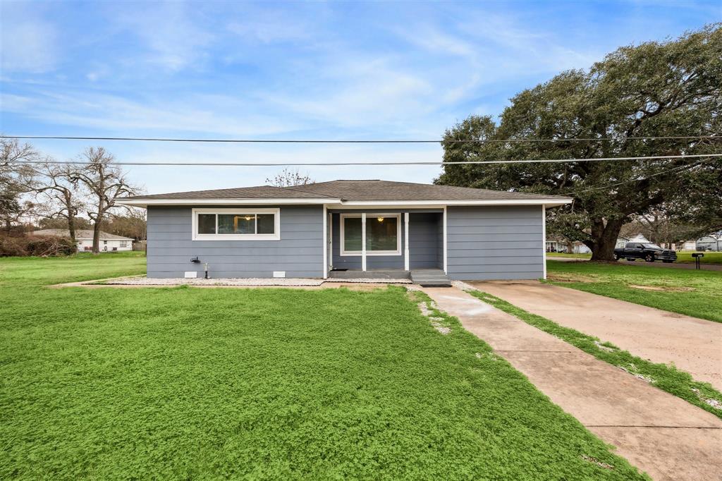 1445 Kosse Street, Hempstead, Texas image 1