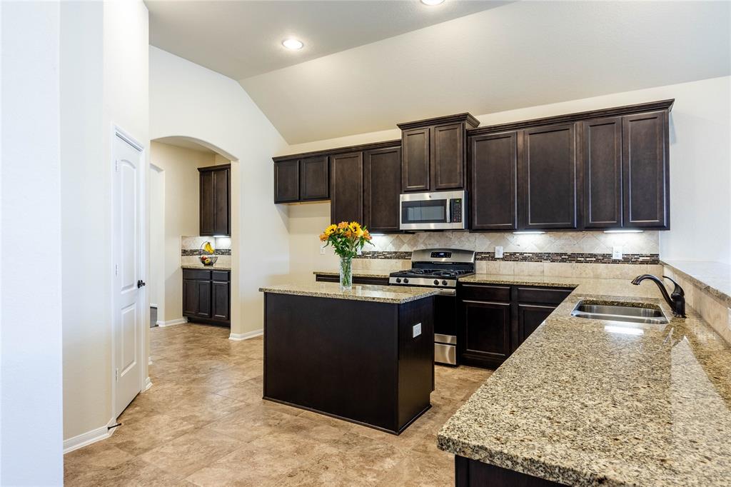 23419 Banks Mill Drive, New Caney, Texas image 2